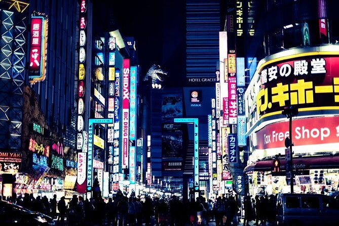 shinjuku-golden-gai-and-kabuki-cho-bar-hopping-with-master-guide