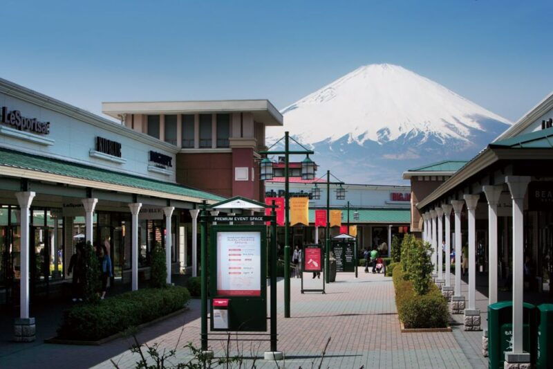 shinjuku-mount-fuji-panoramic-view-and-shopping-day-tour