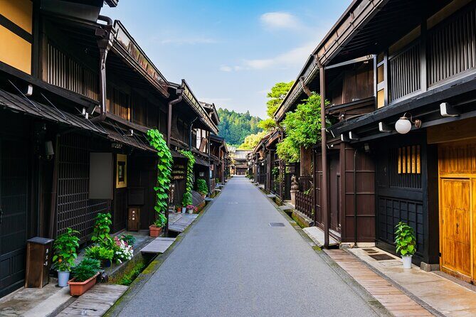 Shirakawa go and Takayama 2 Day Tour from Tokyo - FAQ
