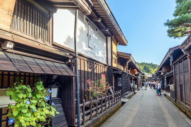 shirakawago-and-hida-takayama-day-trip-from-nagoya