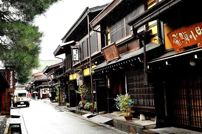 shirakawago-and-hida-takayama-day-trip-from-nagoya