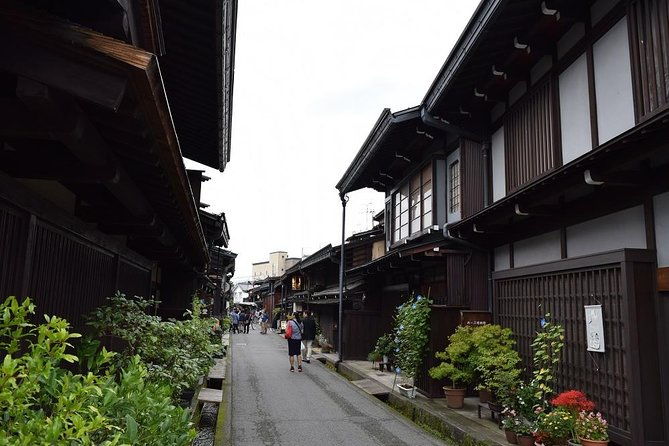 shirakawago-and-hida-takayama-day-trip-from-nagoya