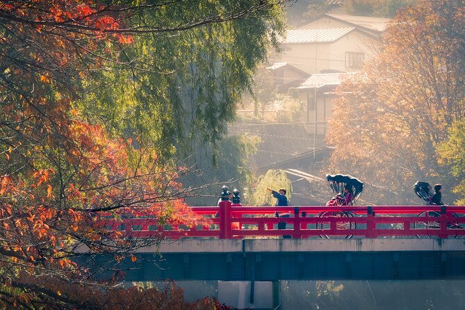 shirakawago-and-takayama-licensed-guide-and-vehicle-from-kanazawa