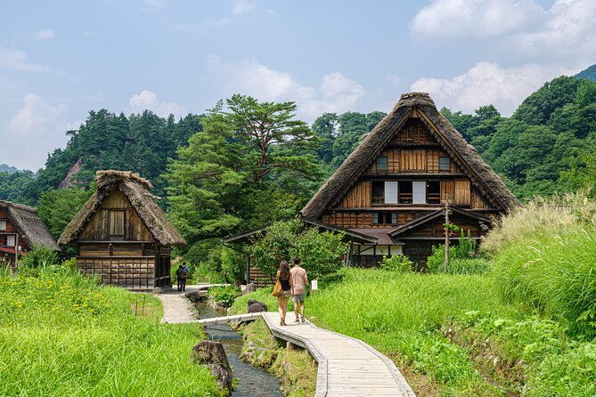 shirakawago-kanazawa-drivingtour-english-speaking-driver-takayama-to-kanazawa