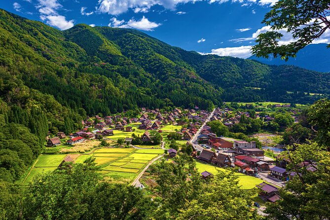 shirakawago-kanazawa-drivingtour-english-speaking-driver-takayama-to-kanazawa
