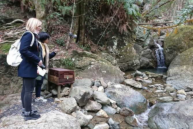 shirataki-takigyo-waterfall-meditation-experience-in-toba