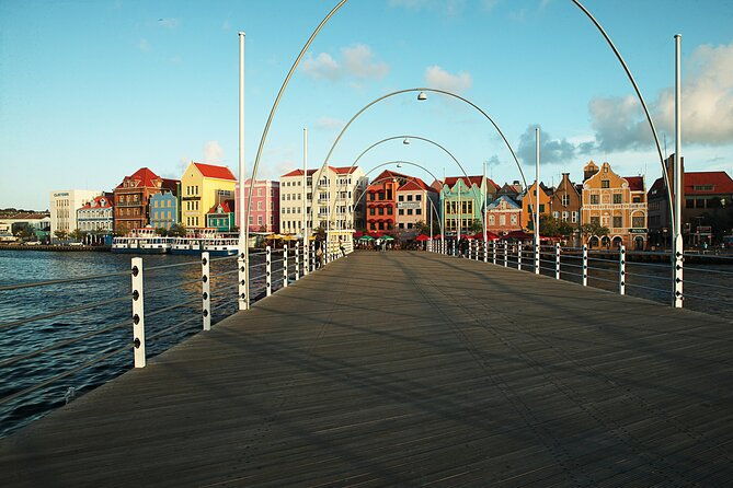 shop-and-beach-guided-tour-in-curacao-city