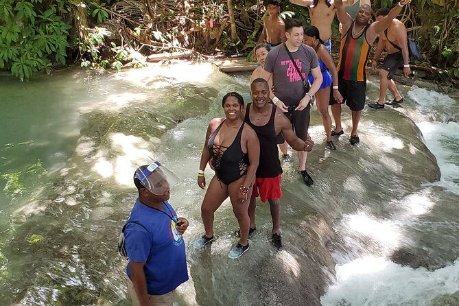 shopping-and-dunns-river-falls-from-montego-bay-to-ochi-rios