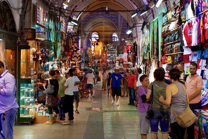 shopping-in-grand-bazaar