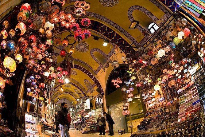 shopping-in-grand-bazaar