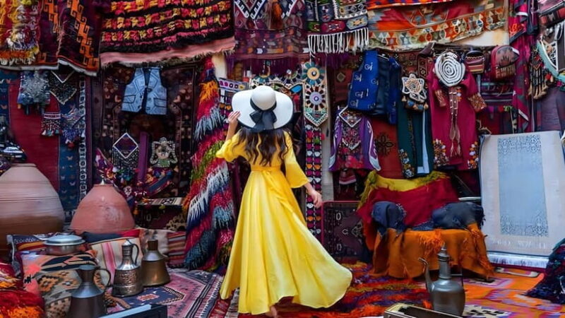 Shopping Tour of Old Delhi and New Delhi With Guide - Exploring Delhi’s Markets: A Guided Shopping Tour of Old and New Delhi