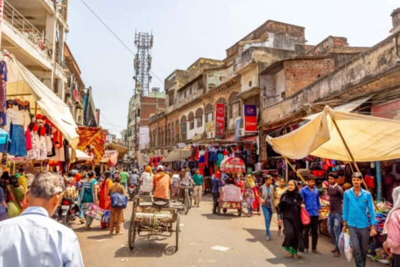 Shopping Tour of Old Delhi and New Delhi With Guide - Key Points