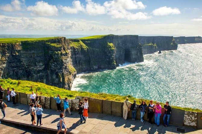 shore-excursion-cliffs-of-moher-explorer-tour-wild-atlantic-way-from-galway