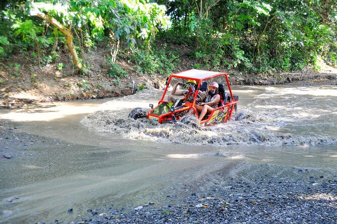 shore-excursion-cruise-ship-waterfalls-and-buggies
