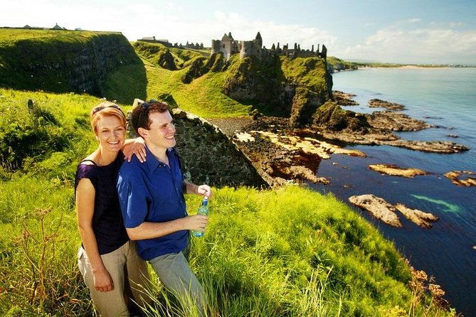 shore-excursion-giants-causeway-tour-from-belfast-port-extra-leg-room-bus