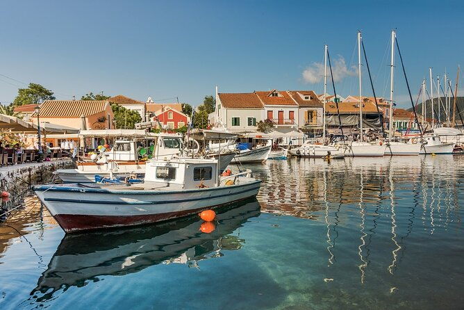shore-excursion-kefalonia-lake-melissani-myrtos-beach-fiskardo