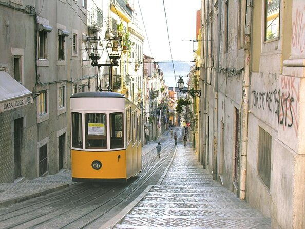 shore-excursion-lisbon-half-day-exclusive-tuk-tour