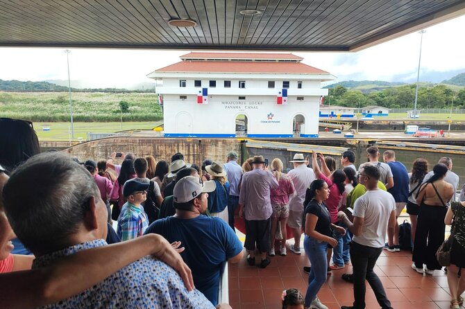 shore-excursion-panama-canal-locks-city-tour-from-amador