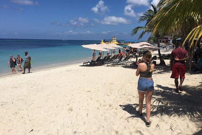 shore-excursion-roatan-west-bay-beach-and-reef-snorkel-by-boat