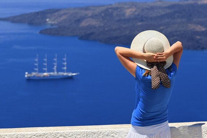 shore-excursion-sightseeing-at-blue-dome-santorini
