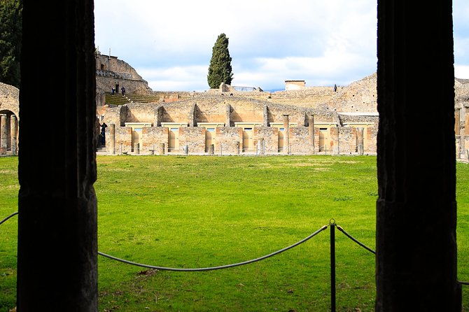 shore-excursion-tour-for-kids-from-naples-port-to-pompeii-and-vesuvius