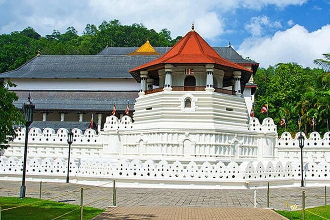 Shore Excursions Colombo Port Passenger Terminal to Kandy By Car. - FAQ