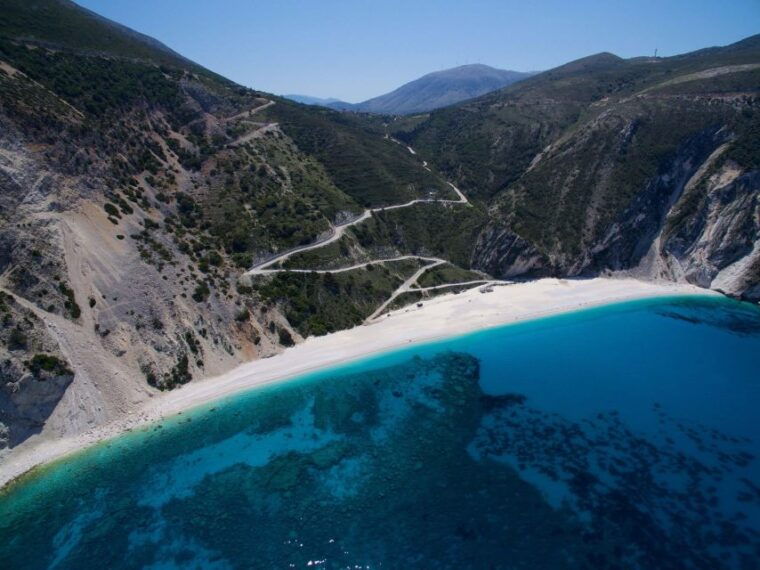 shorex-melissani-lake-and-myrtos-beach-with-swim-stop