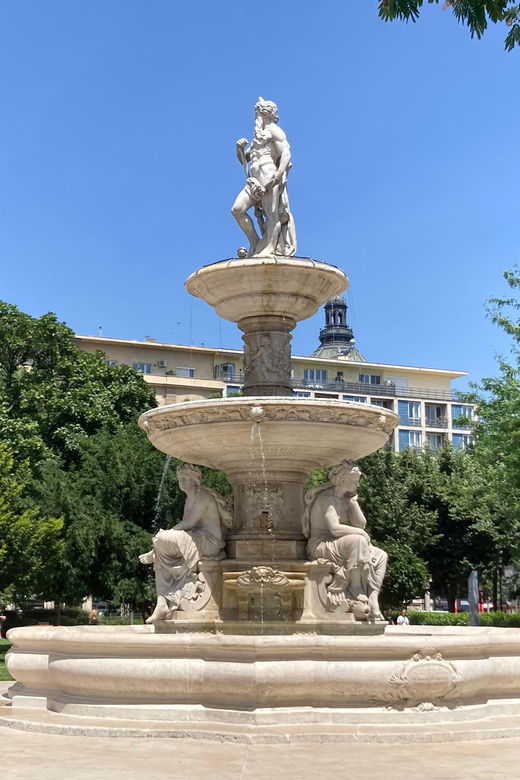 short-budapest-sightseeing-with-pubquiz-beer-included