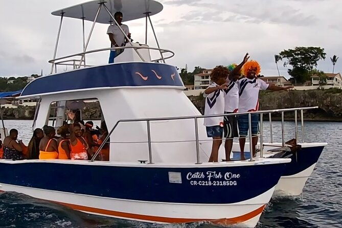 short-excursion-4-hour-party-catamaran-and-snorkeling