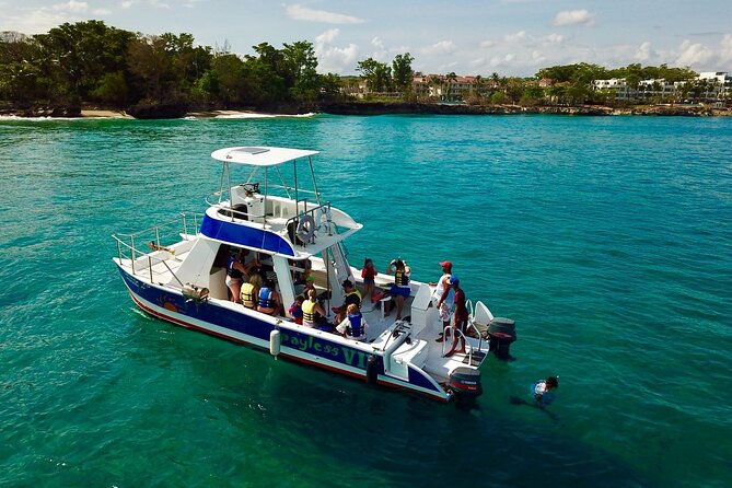 short-excursion-4-hour-party-catamaran-and-snorkeling