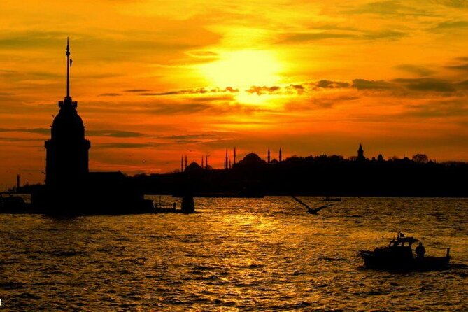 short-guided-bosphorus-sunset-cruise