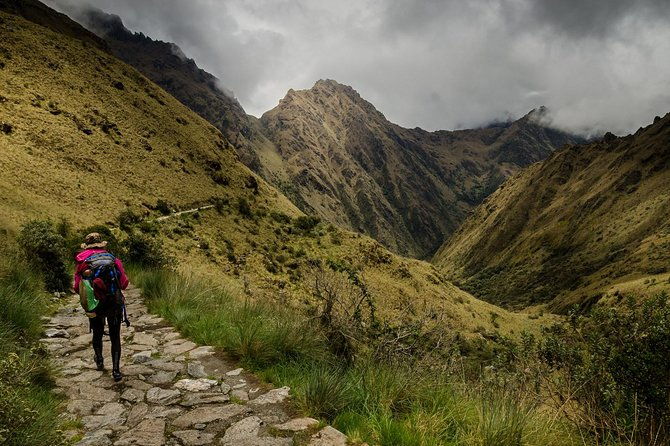 short-inca-trail-to-machu-picchu-2-days-1-night