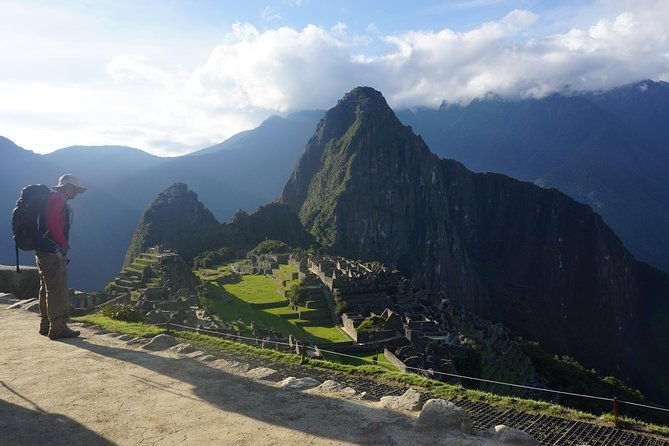short-inca-trail-to-machu-picchu-2-days-glamping-service