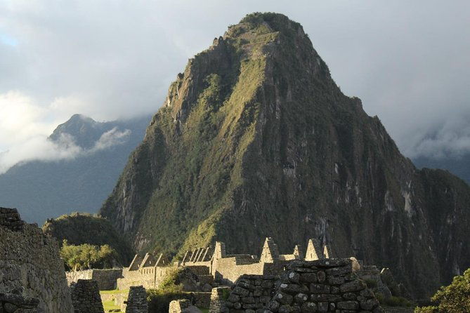 short-inca-trail-to-machu-picchu-2d-1n-3