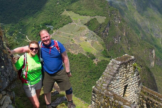 short-inca-trail-to-machu-picchu-2d-1n