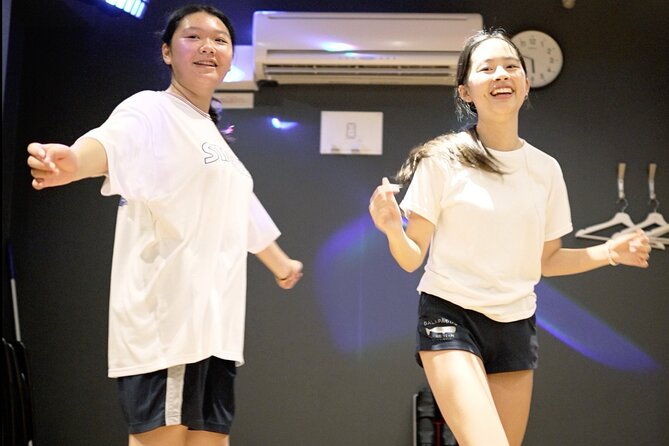 shuffle-dance-in-tokyo-with-a-tiktok-star-intermediate-level