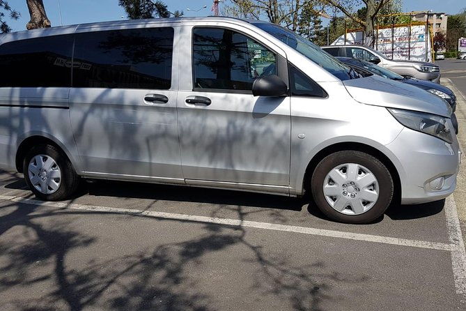 shuttle-arrival-transfer-from-paris-airport-to-hotel-apartment