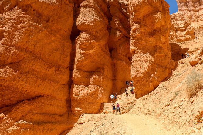 shuttle-between-las-vegas-bryce-canyon-zion-national-park-and-st-george