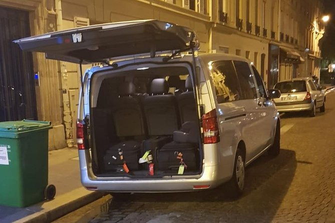 shuttle-departure-from-paris-hotel-apartment-to-the-airport
