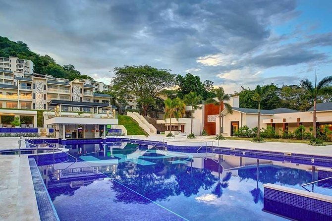 shuttle-from-liberia-airport-to-azura-beach-resort-costa-rica