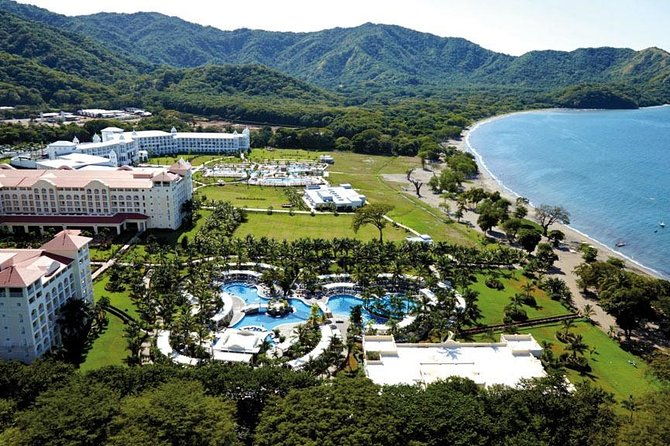 shuttle-from-liberia-airport-to-riu-guanacaste-and-riu-palace