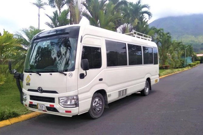 shuttle-from-san-jose-to-la-fortuna-2
