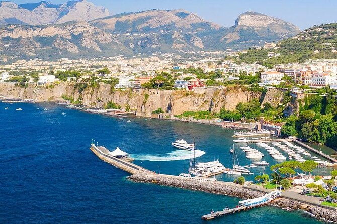 shuttle-service-from-sorrento-to-napoli-airport-train-station