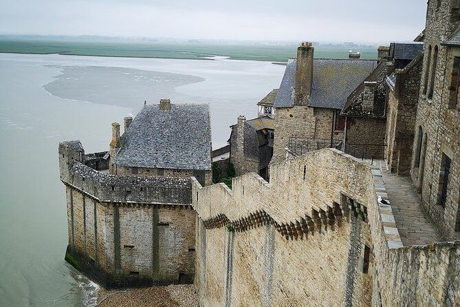 shuttle-service-to-mont-saint-michel-from-bayeux