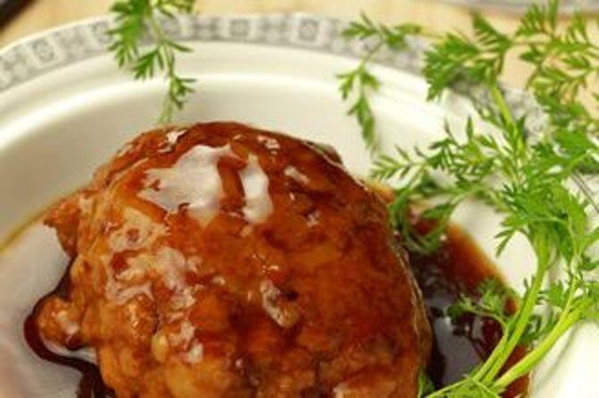 Sichuan Hot Pot Dinner with Shanghai Cuisine Tasting - Second Stop: Nanjing Lu and Hot Pot Dinner at HaiDiLao