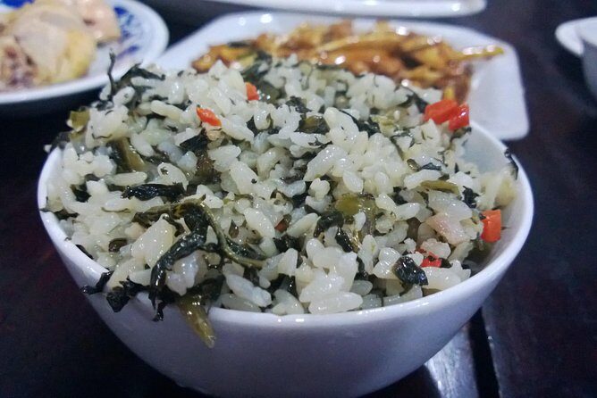 Sichuan Hot Pot Dinner with Shanghai Cuisine Tasting - End of the Tour: Dessert and Atmosphere