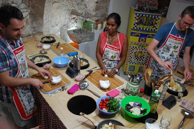 sicilian-cooking-class-from-black-to-white