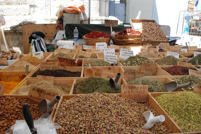 sicilian-street-food-tour-and-wine-tasting-in-syracuse-2