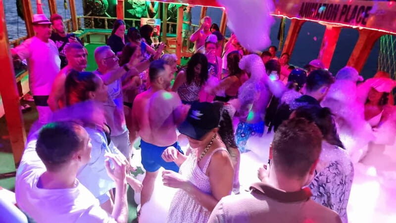 Side: Alanya Night Disco Cruise & Foam Party, Music, Dance - Key Points