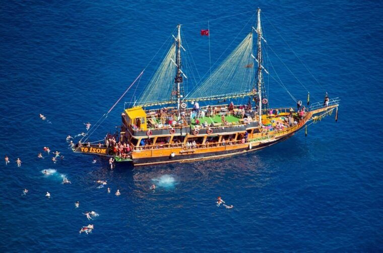 side-blue-laguna-boat-tour-with-free-lunch-drinks